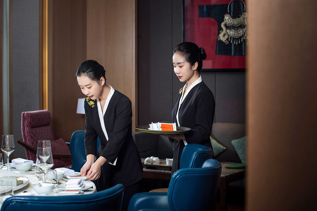 光影与声韵的共鸣 探索餐饮服务摄影在天然台1908的录音艺术之旅