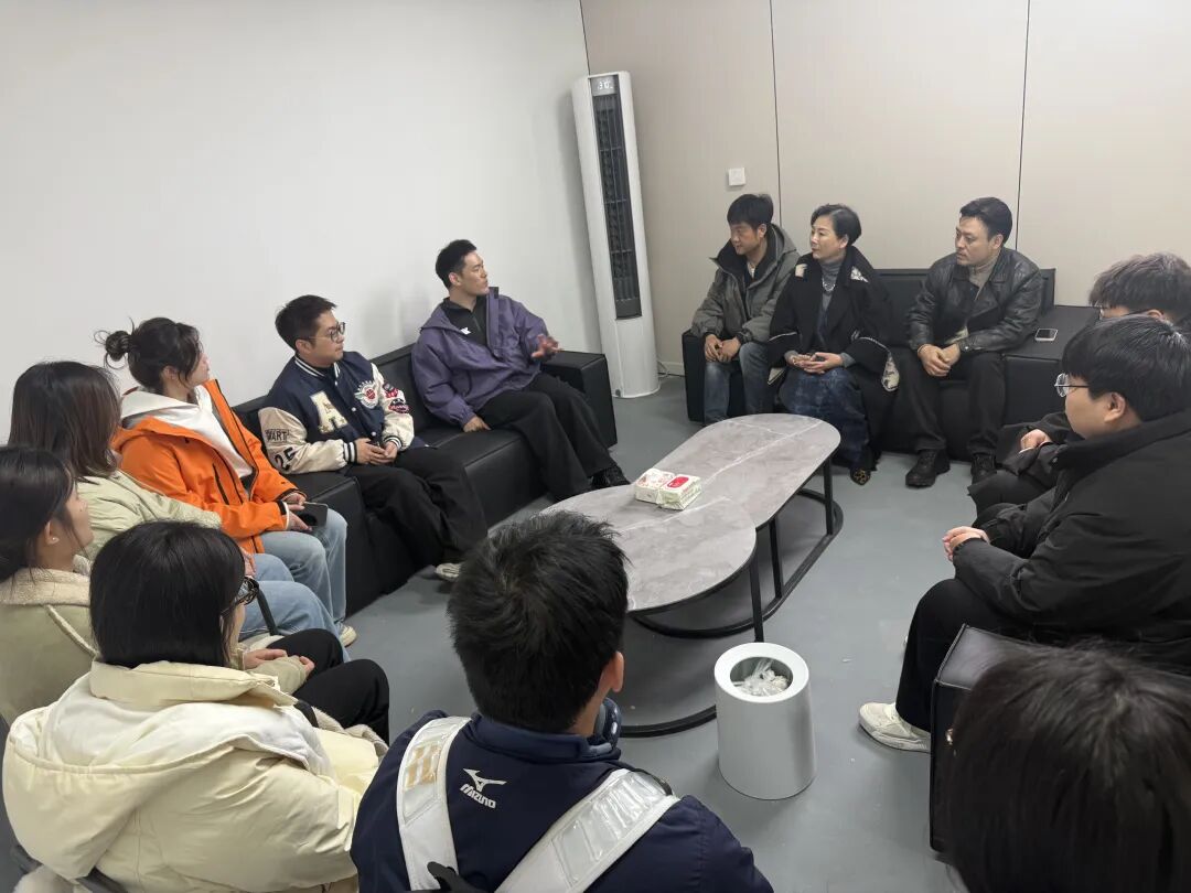 见证回响 从讲台到行业的最后一片灵感图景——校友企业参访札记